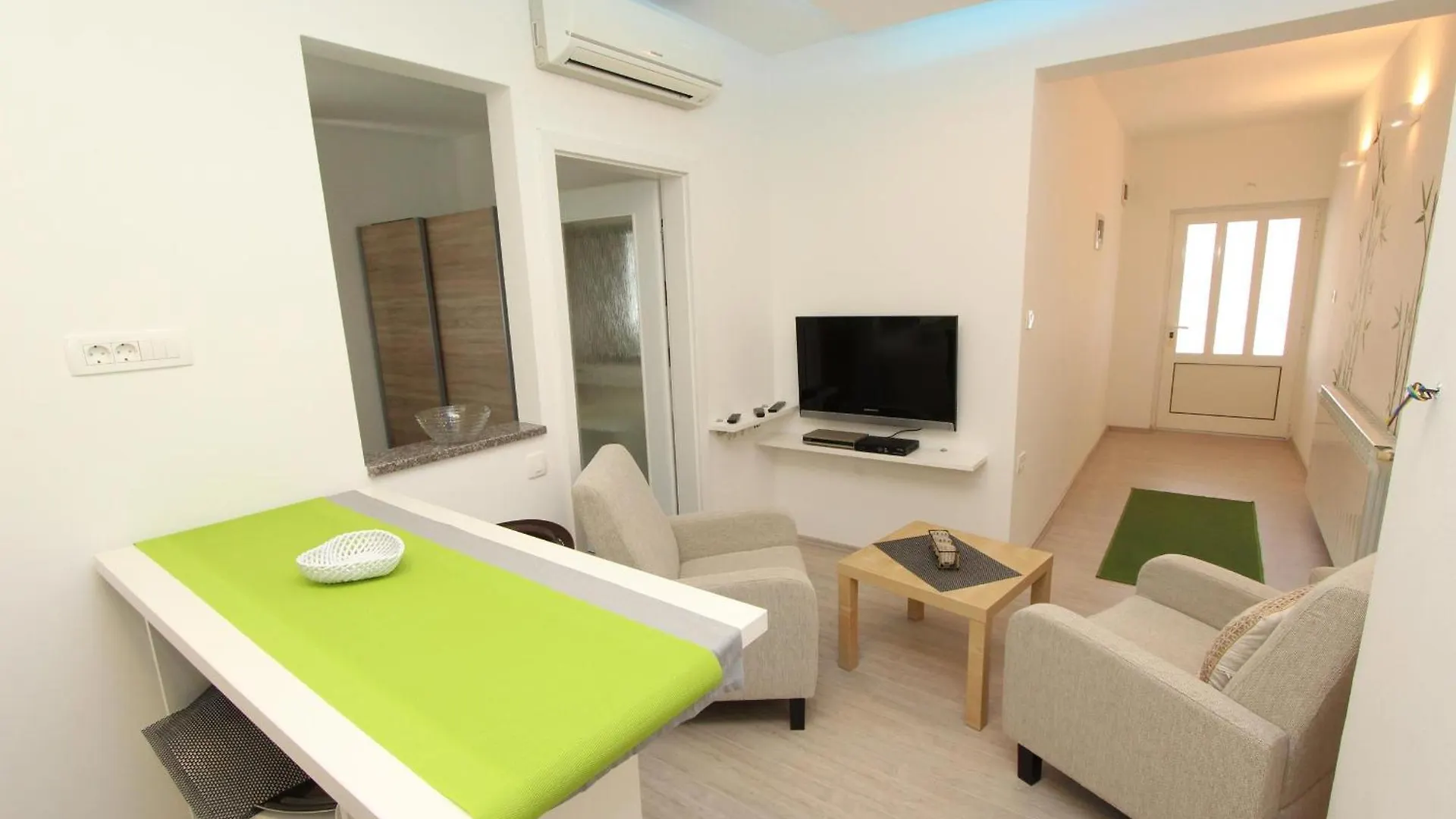 Apartments Tijana Ρόβινι
