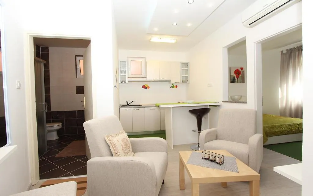 Apartments Tijana Ρόβινι