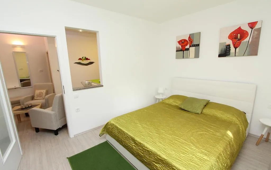Apartments Tijana Ρόβινι 0*,