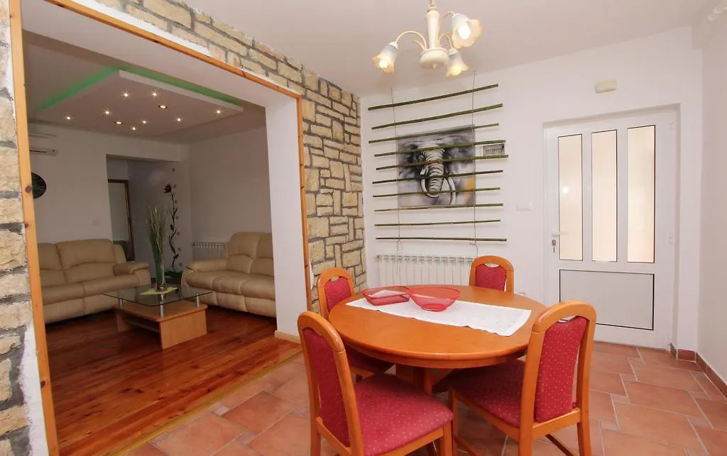 Apartments Tijana Ρόβινι 0*,  Κροατία