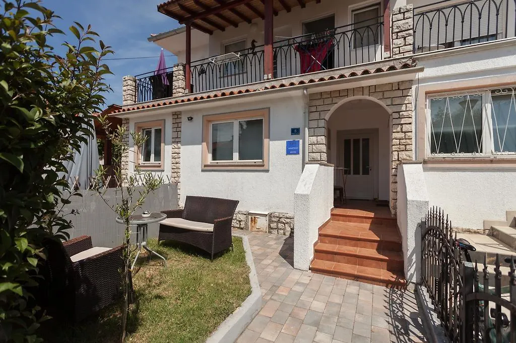 Apartments Tijana Ρόβινι