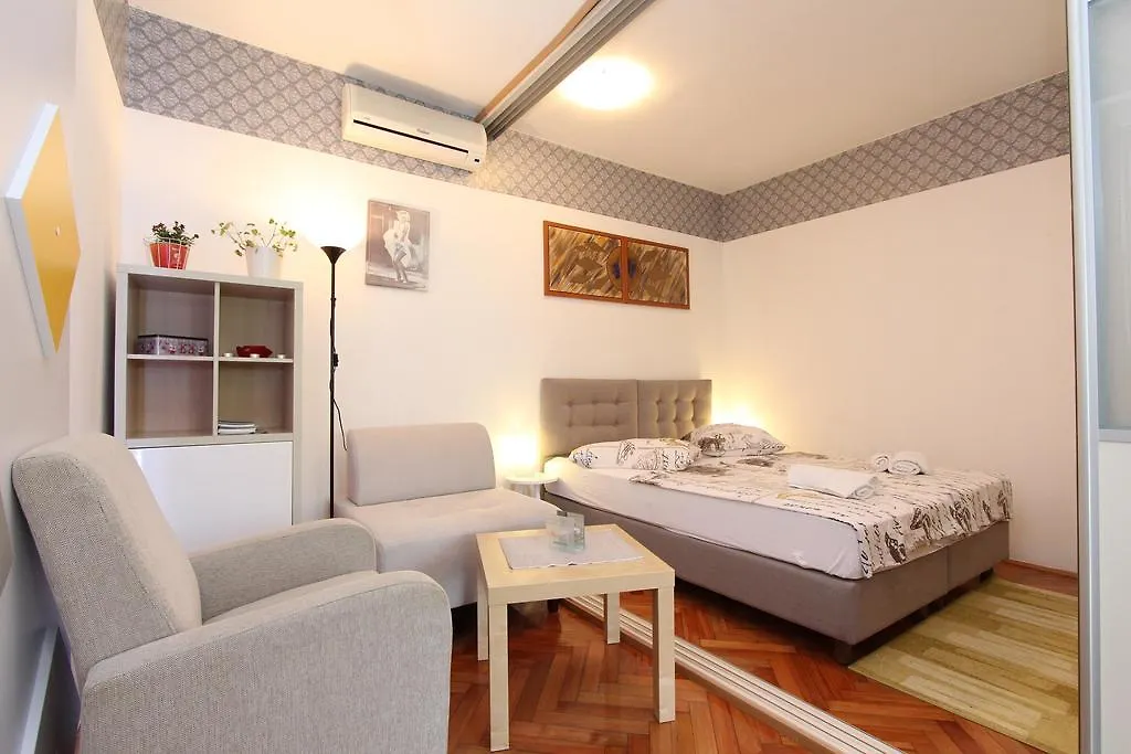 Apartments Tijana Ρόβινι