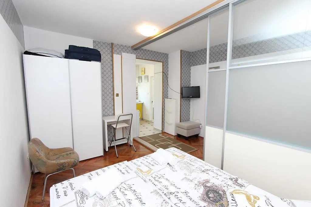 Apartments Tijana Ρόβινι