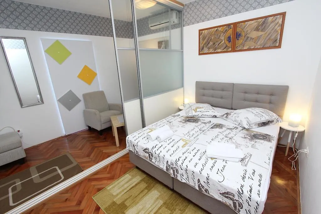Apartments Tijana Ρόβινι