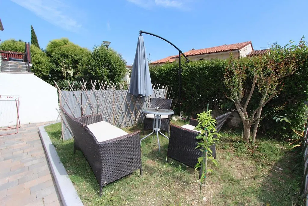 Apartments Tijana Ρόβινι