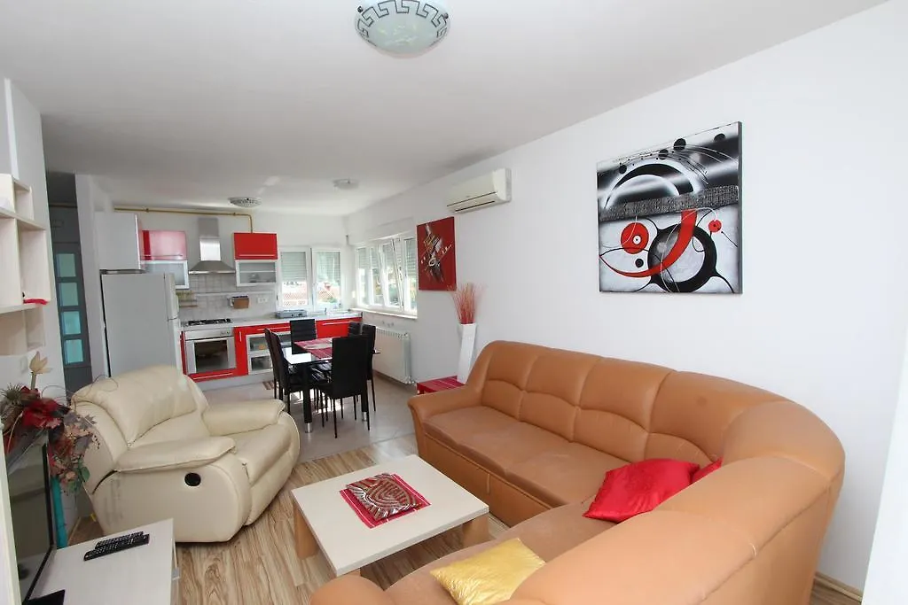 Apartments Tijana Ρόβινι